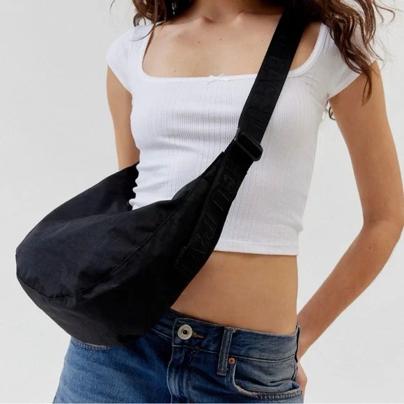 BAGGU Medium Nylon Crescent Bag - Picture 2 of 10